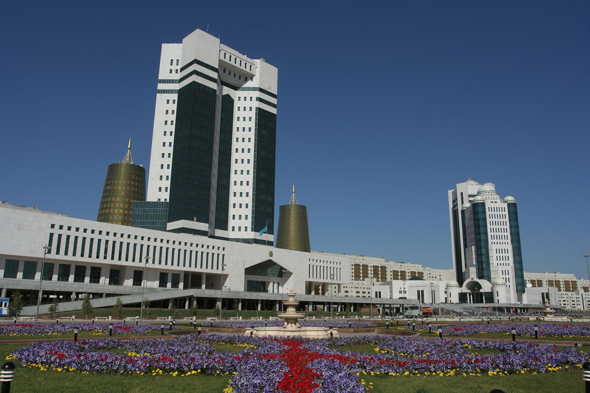 Úkimet Astana memlekettik qyzmet habyna qoldaý kórsetý kelisimin uzartty