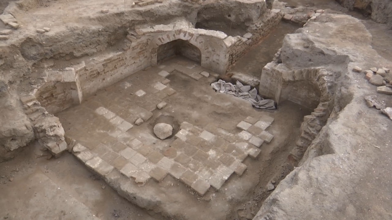 Atyraýda kóne kerýen saraıdyń qaldyqtary tabyldy