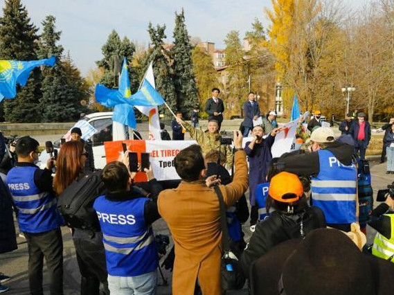 Almatyda mıtıng ótti