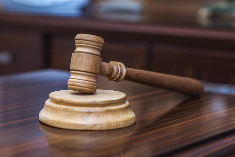 Bir otbasyn túgel pyshaqtaǵan kúdiktini qamaýda ustaý merzimi uzartyldy