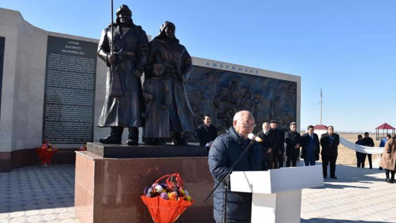 Sozaq kóterilisine arnalǵan memorıal ashyldy