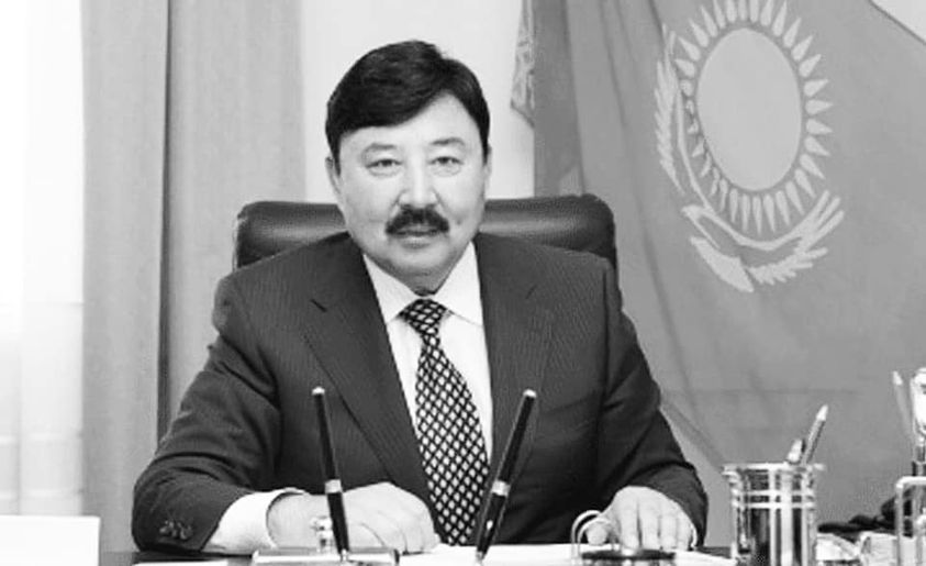 Prezıdent qoǵam qaıratkeri Temirhan Dosmuhambetovtiń otbasyna kóńil aıtty