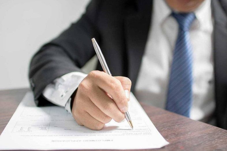 ÚEU akademııasynda biliktiligin jetildirdi