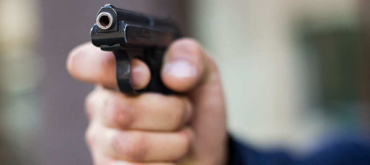 Qaraǵandyda er adam tapanshamen JShS dırektoryn atty