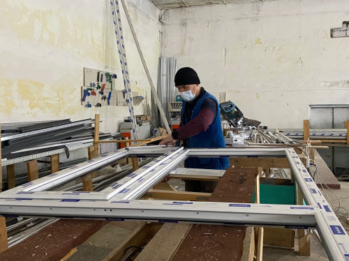 Qurylysqa qolǵabys jasaıdy