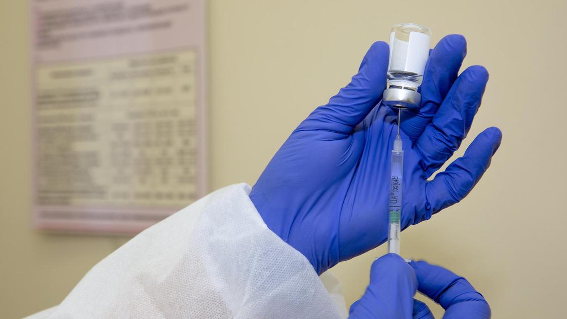 Qansha adam koronavırýsqa qarsy vaksına aldy