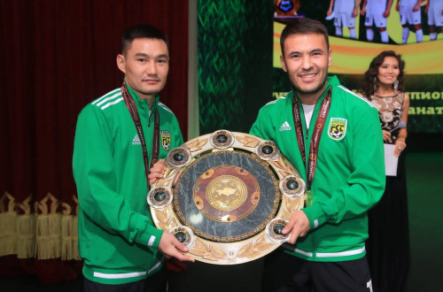 Chempıondar marapattaldy