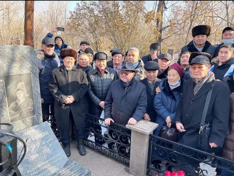 Ámire Qashaýbaevtyń zıraty jańartyldy