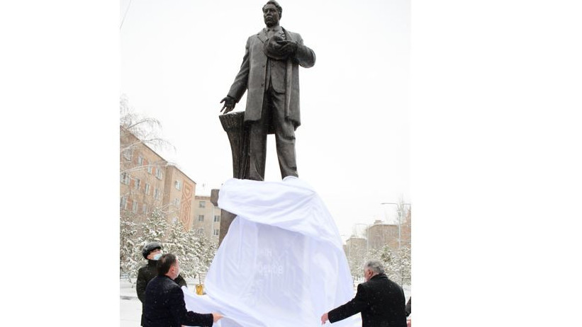 El ardaǵyna eskertkish ornatyldy