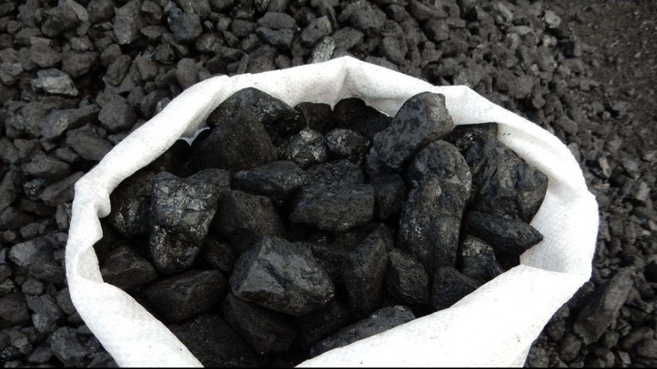 Tas kómir tapshy bolyp tur