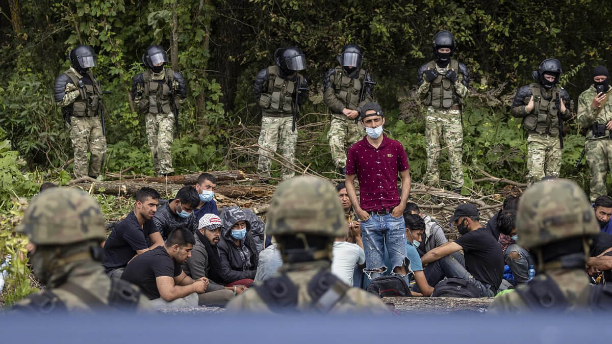 Polsha men Belarýs shekarasyndaǵy daǵdarys ýshyǵyp barady