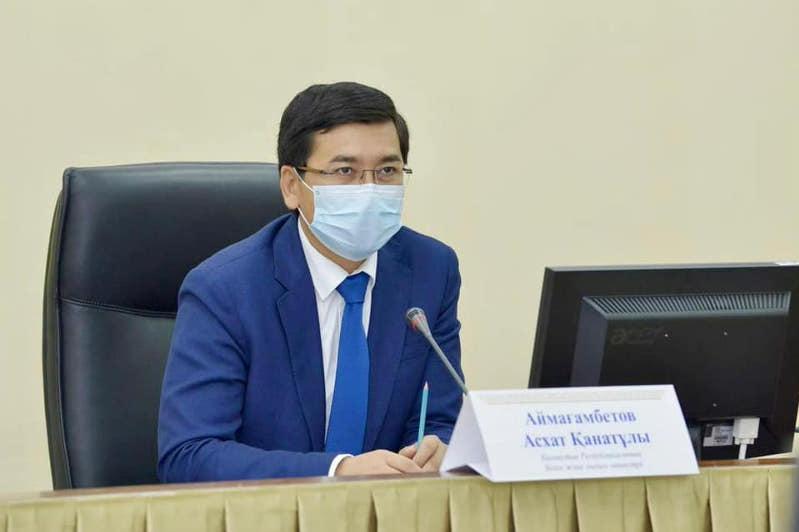 Muǵalimnen basy artyq esep suraǵan basshy jaýapqa tartylady - Ashat Aımaǵambetov