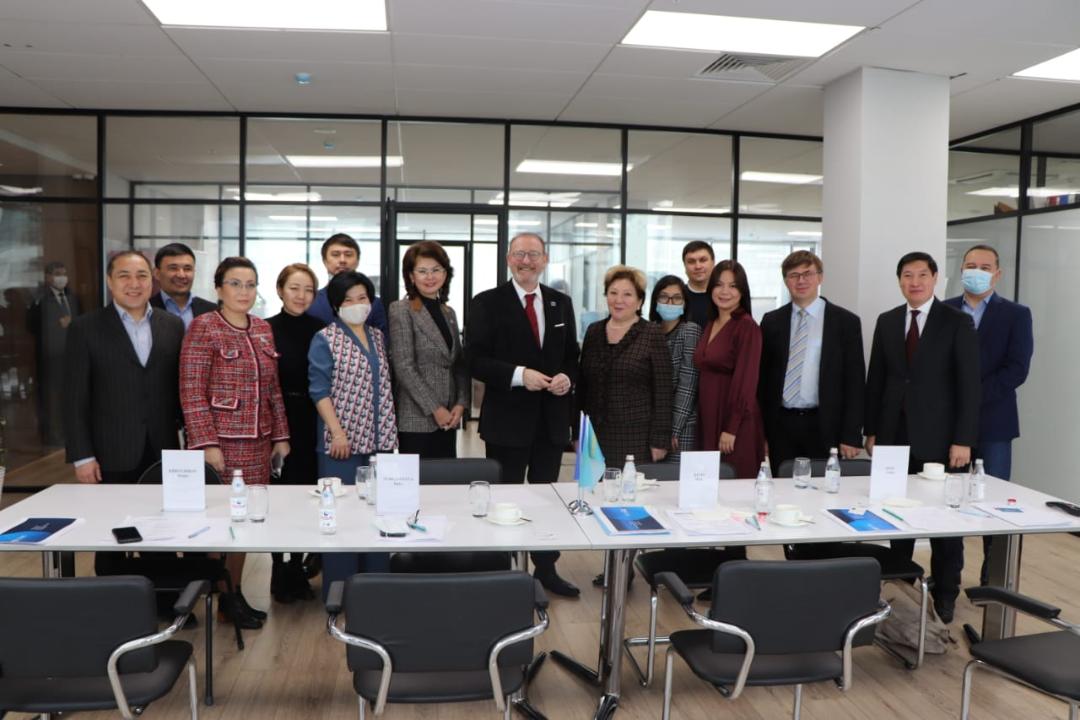 Azamattyq bastamalardy qoldaý ortalyǵynyń jumysymen tanystyrdy