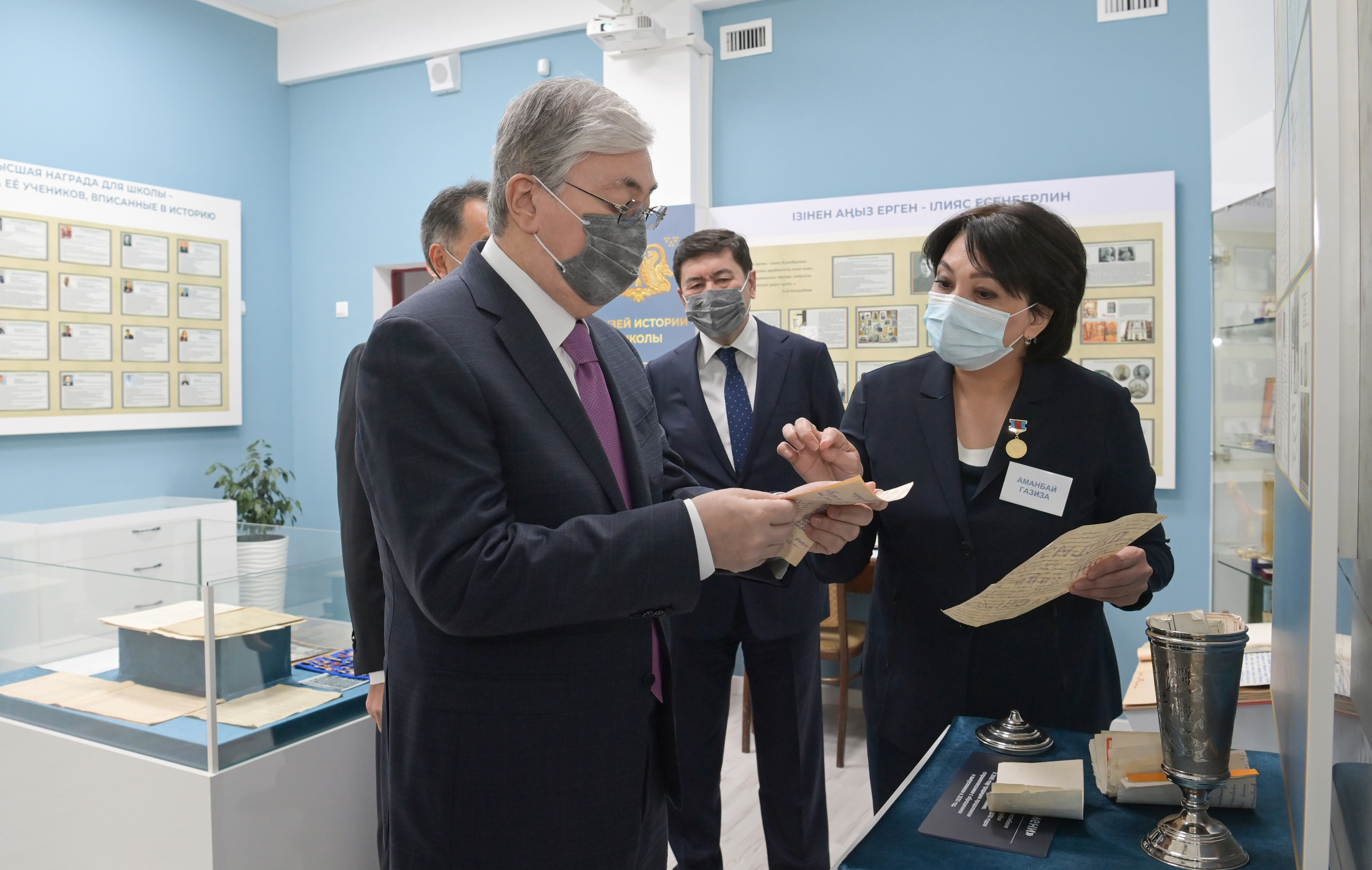 «Kózderińizge tik qaraýǵa ýáde beremiz»: Q.Toqaevtyń 51 jyl burynǵy haty tabyldy