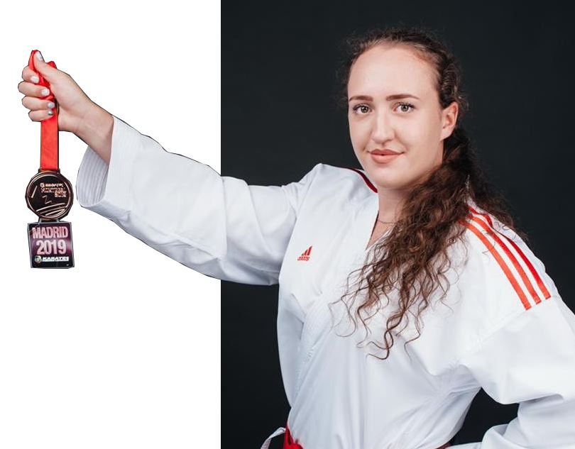 Dýbaıdan qos qolamen oraldy