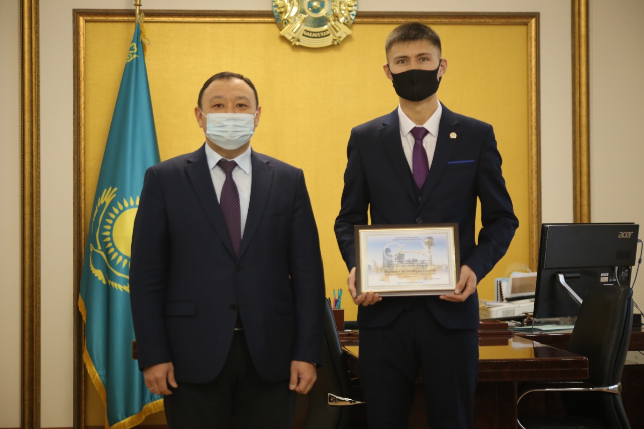 Tasaraldyń ákimi top jardy