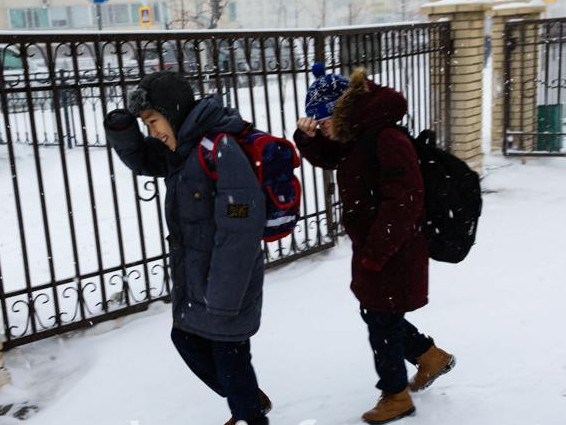 Semeıde ekinshi aýysymdaǵy synyptar onlaın oqıdy