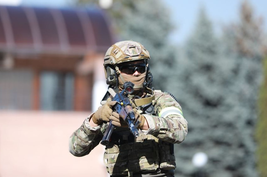 Arnaıy qyzmettiń arlandary