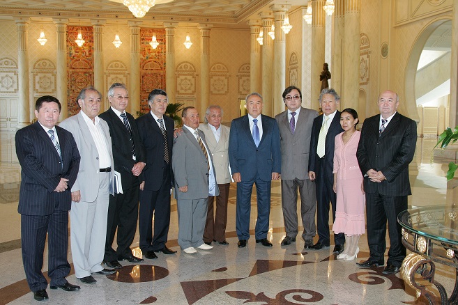 Ult ádebıetin ulyqtaǵan tulǵa