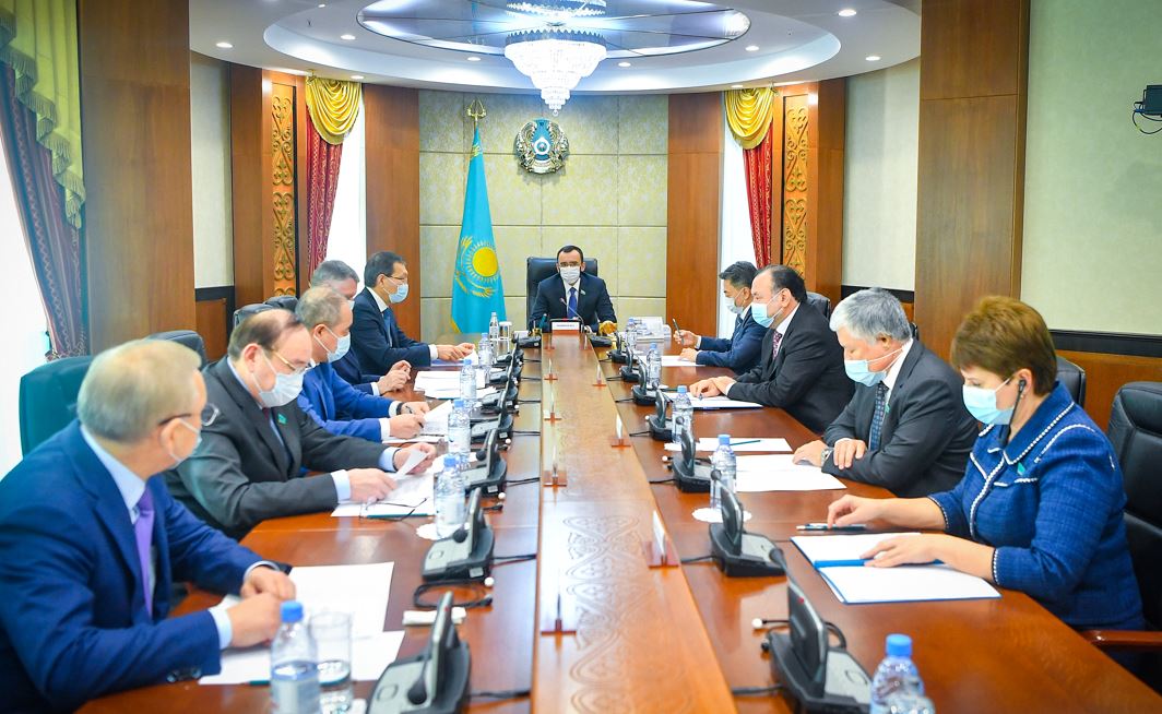 Senatta raqymshylyq týraly zań jobasy qaralady