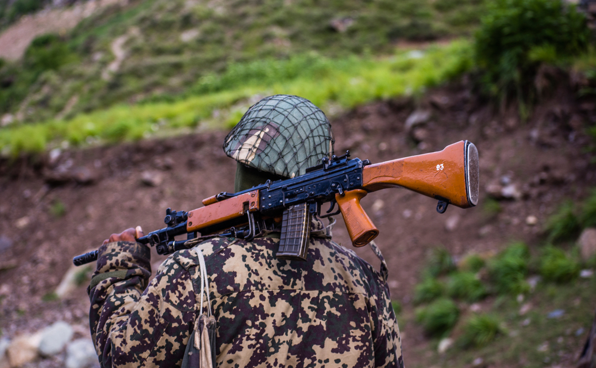 Áskerılerdiń qateliginen 14 adam kóz jumdy