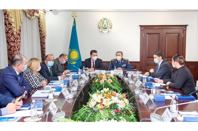 Erlan Turǵymbaev Ulttyq keńes múshelerimen kezdesti