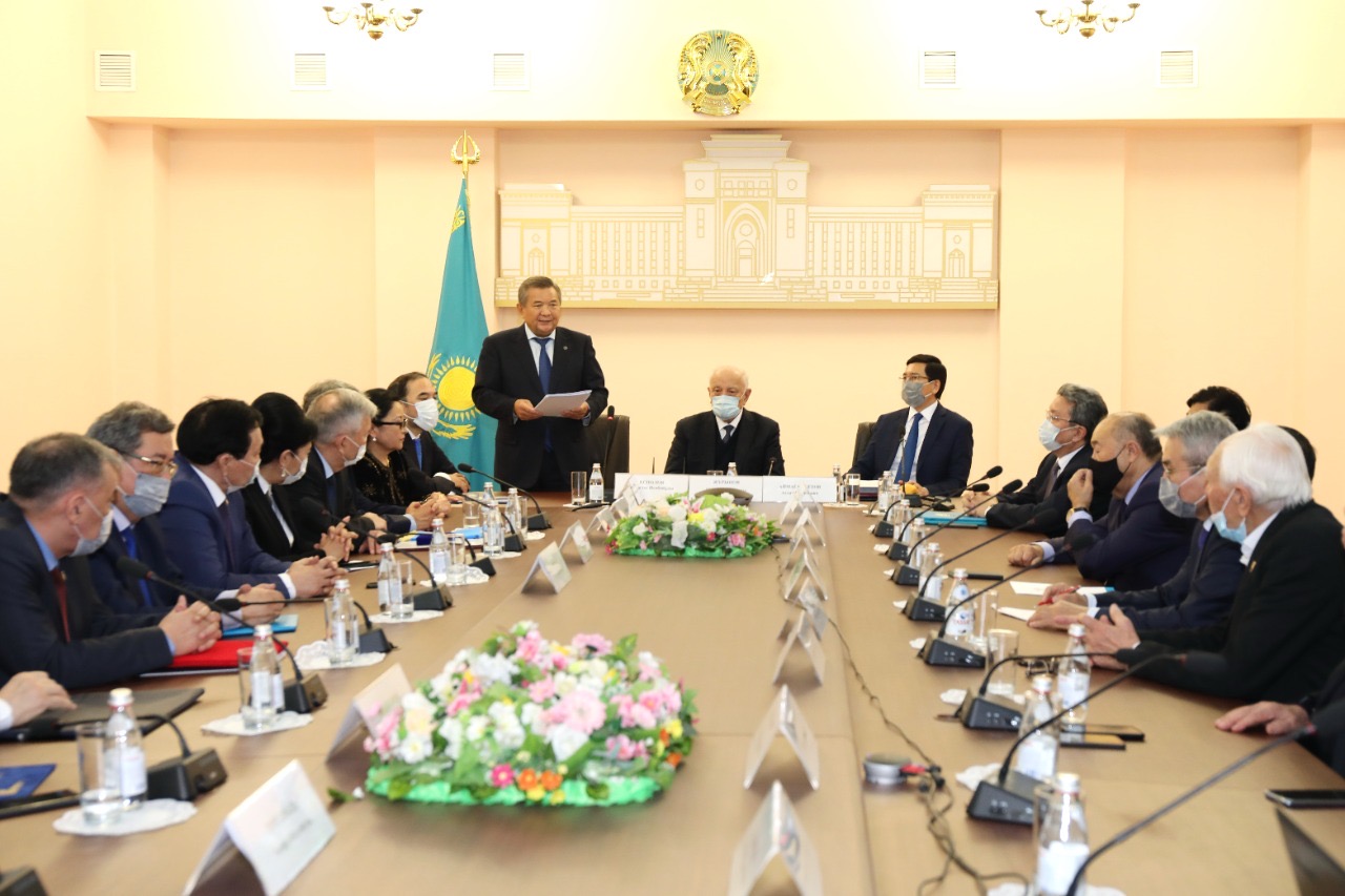 Ǵylymdy damytýǵa arnalǵan dóńgelek ústel ótti