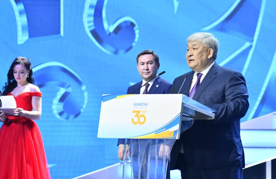 Shymkent azamattaryna memlekettik nagradalar tabystaldy