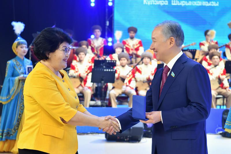 Nurlan Nyǵmatýlın Aqtóbede óńir damýyna úles qosqan azamattardy marapattady