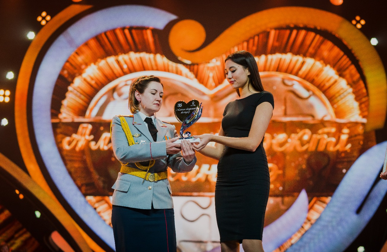 Elordada áleýmettik mańyzy bar 30 kásip ókiline «Altyn júrekti» jandar músinshesi tabys etildi