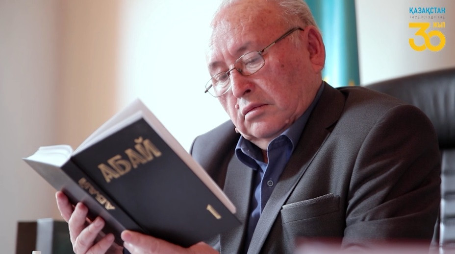 Tanymal tulǵalar qazaqstandyqtardy Táýelsizdik kúnimen quttyqtady