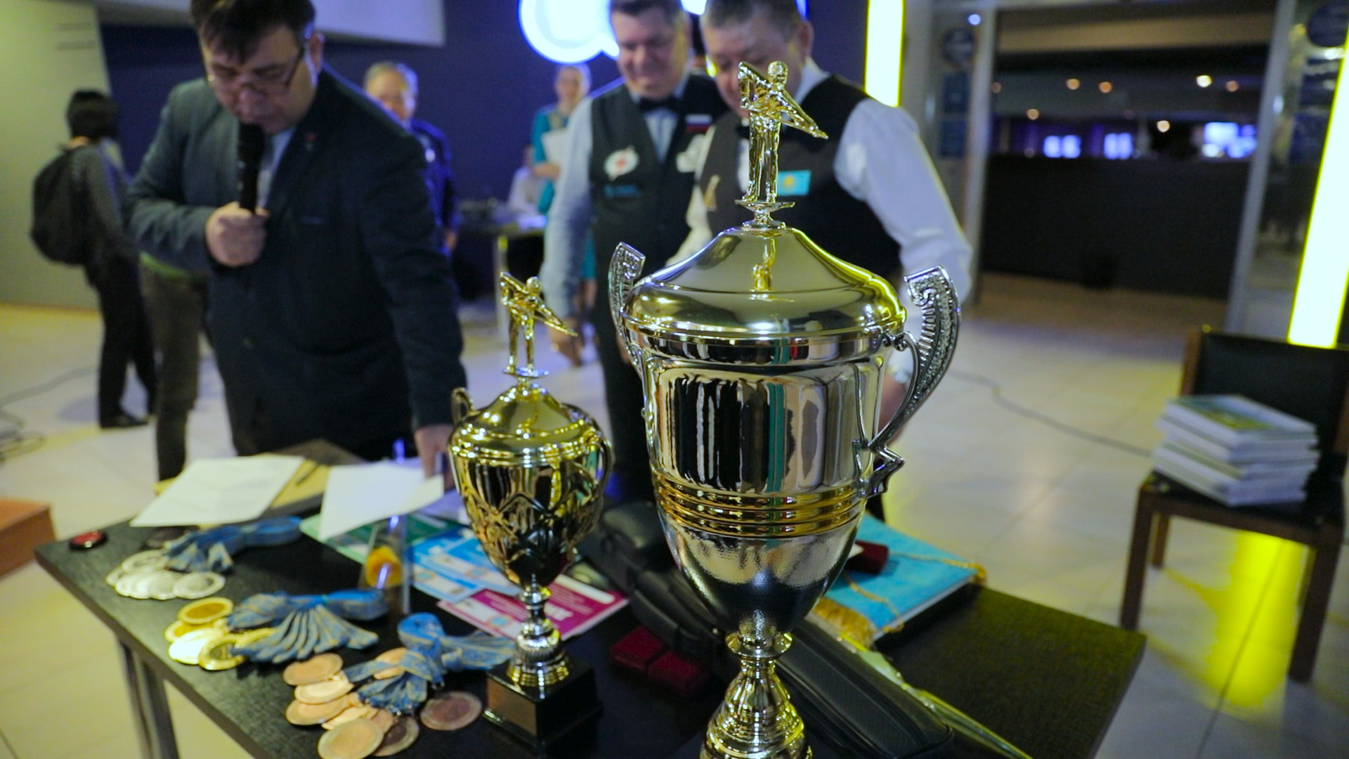 Nur-Sultan qalasynda bılıardtan ardagerler arasynda halyqaralyq týrnır ótip jatyr