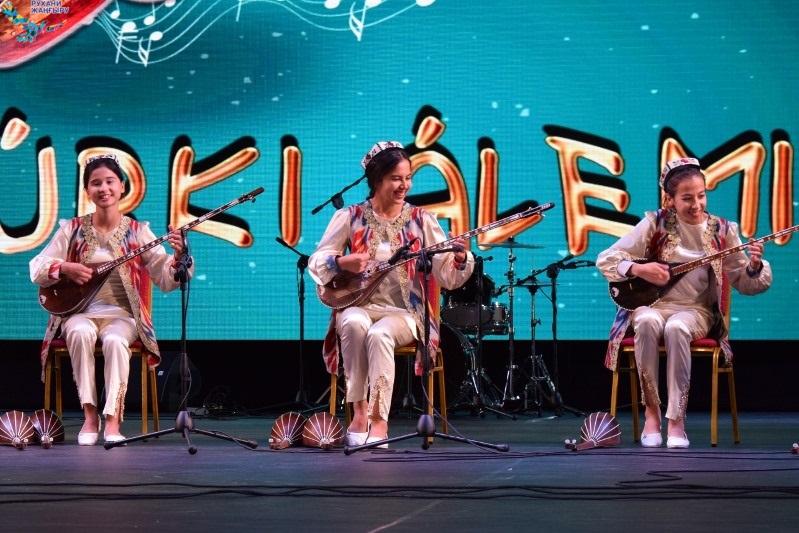 «Túrki álemi» festıvali