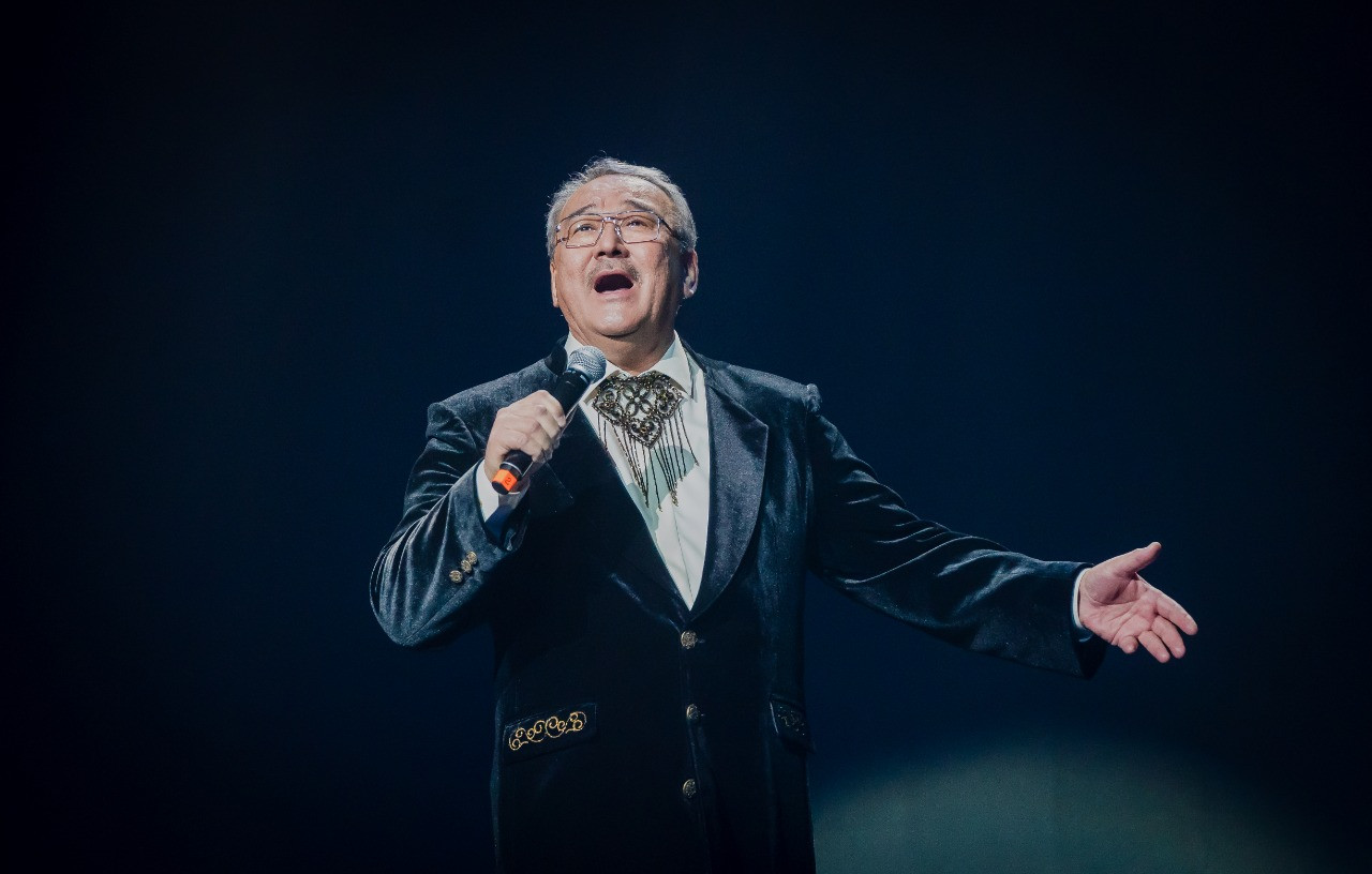 Otandyq hıt ánderdiń 30 jyldyq konsert-mıýzıkli ótti