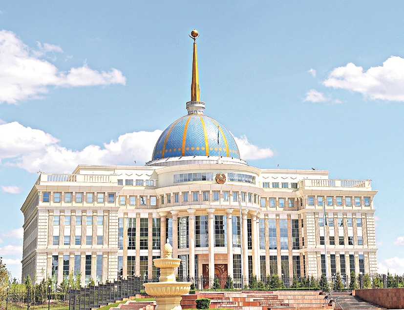 Adam memleket úshin emes, memleket adam úshin