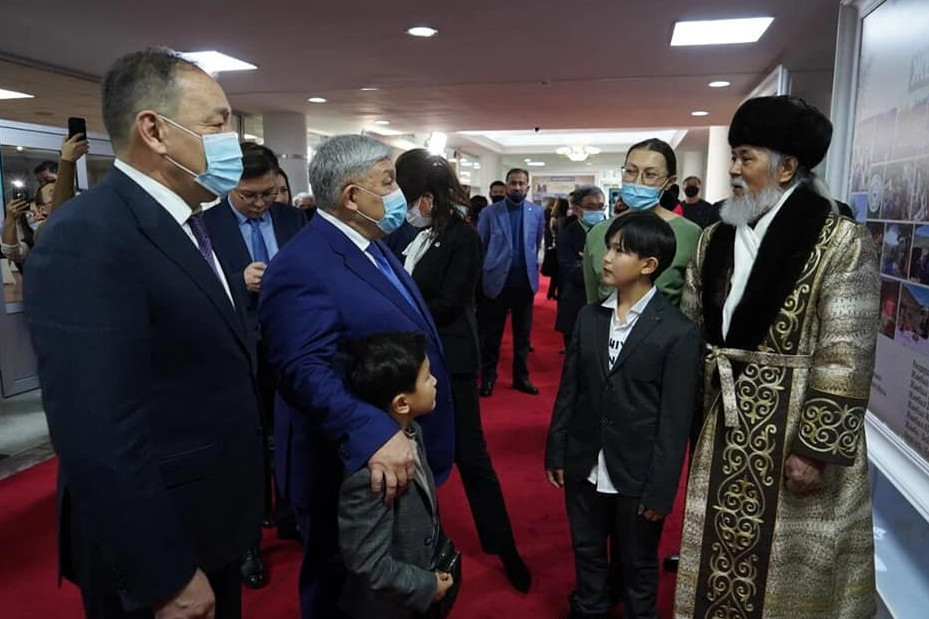 Almatyda otandyq tarıhı serıaldardyń tanystyrylymy ótti