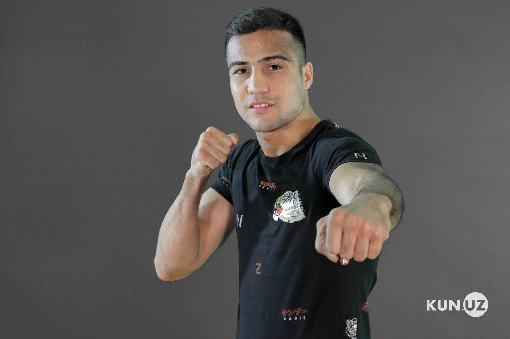 Reseılik sarapshy ózbek boksshylaryn synǵa aldy