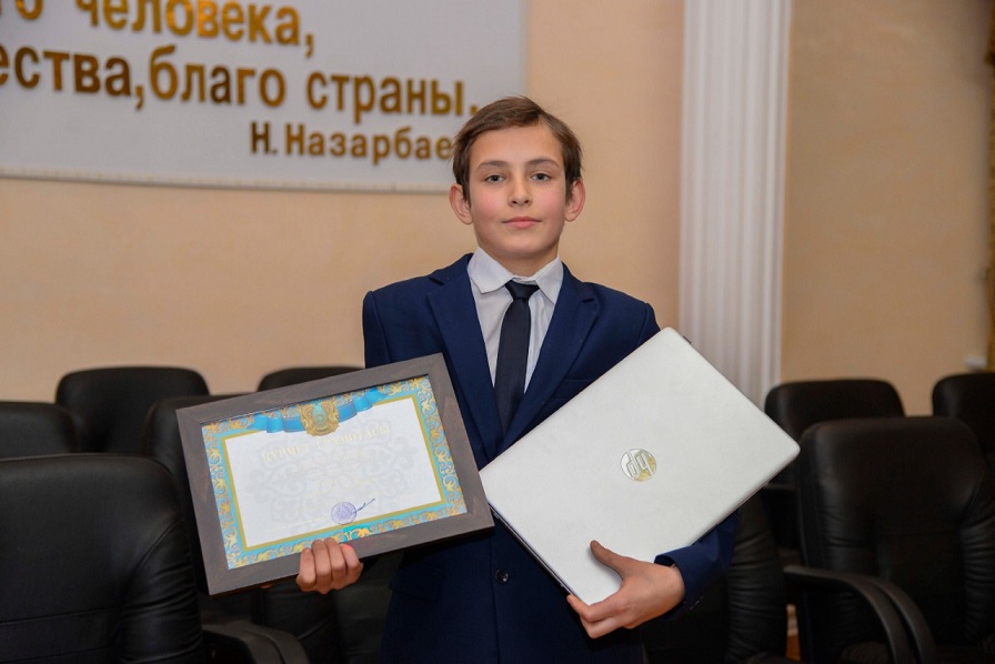 Oleg Pırog Prezıdenttiń Alǵyshatyn aldy