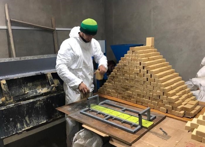 Qaıtarymsyz granttyń kómegi