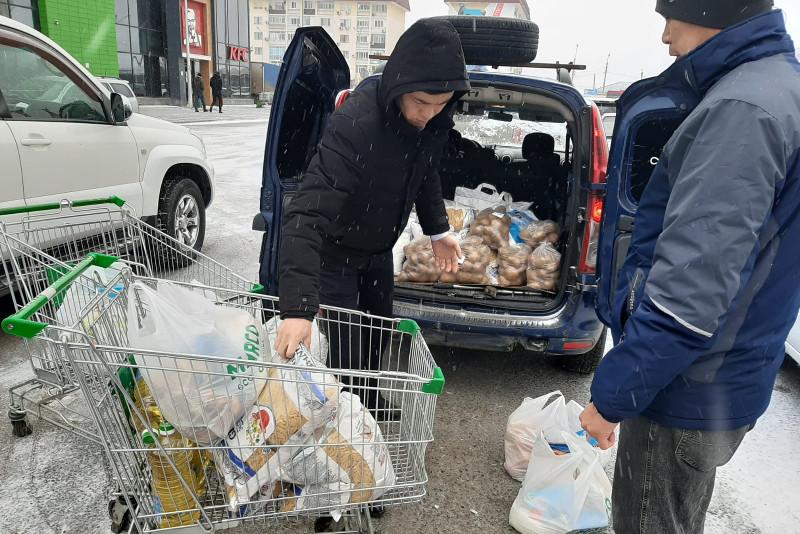 Stýdentter azyq-túlikpen qamtyldy