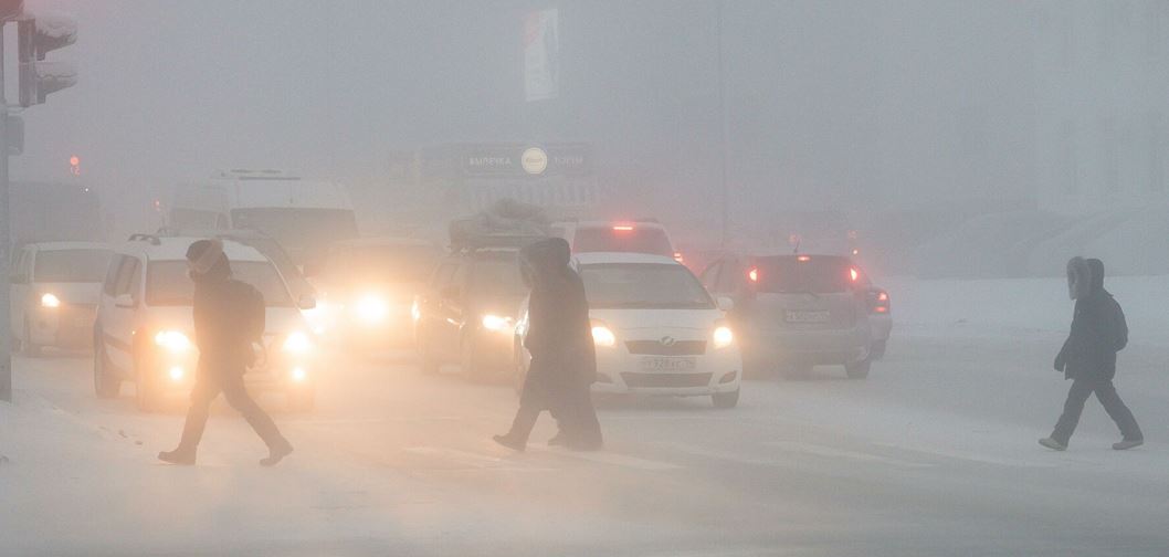 5 myń júrgizýshi qar qursaýynda qalyp qoıdy