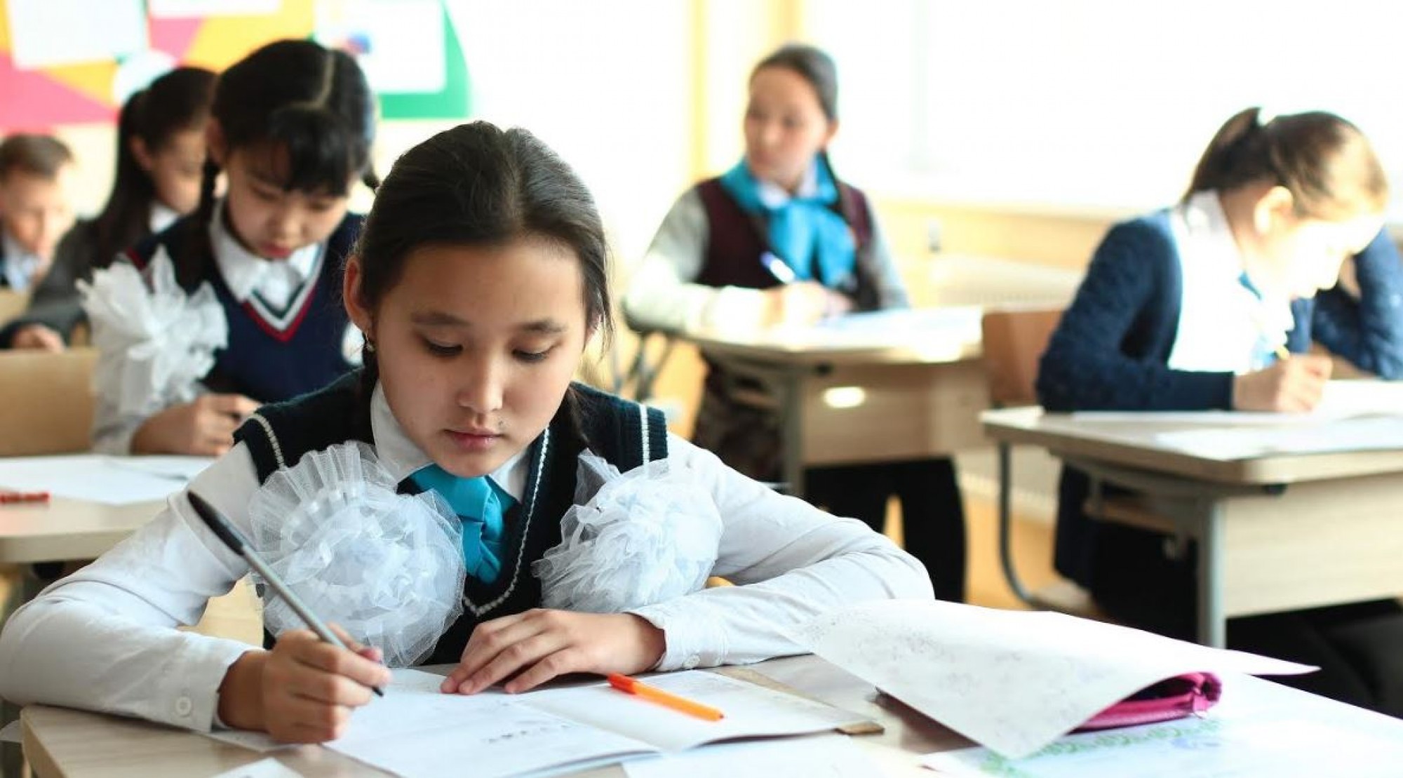 Kelesi aptadan bastap ShQO-da barlyq oqýshylar dástúrli formatta oqıdy