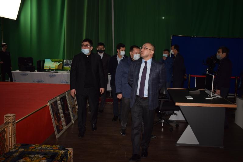 «Qazaqfılm» jumysymen tanysty