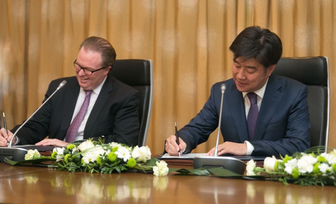 Amerıka memlekettik basqarý assosıasııasynyń arnaıy júldesimen marapattaldy