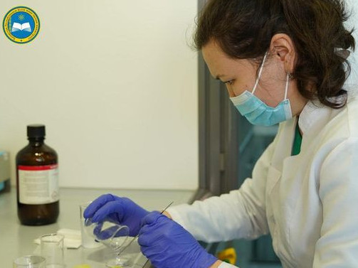 Ashat Aımaǵambetov ǵalym qyz-kelinshekterdi quttyqtady