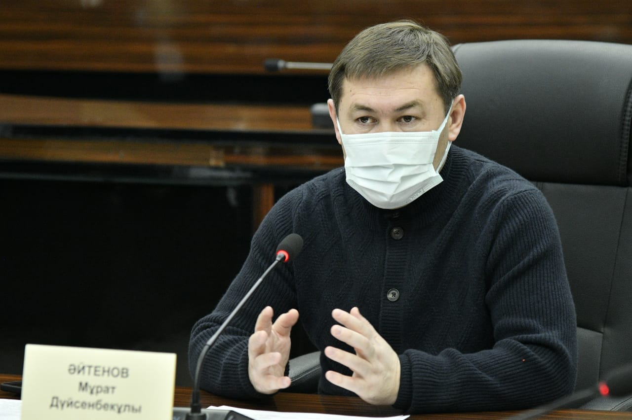 Murat Áıtenov Ál-Farabı aýdanynyń belsendilerimen kezdesti