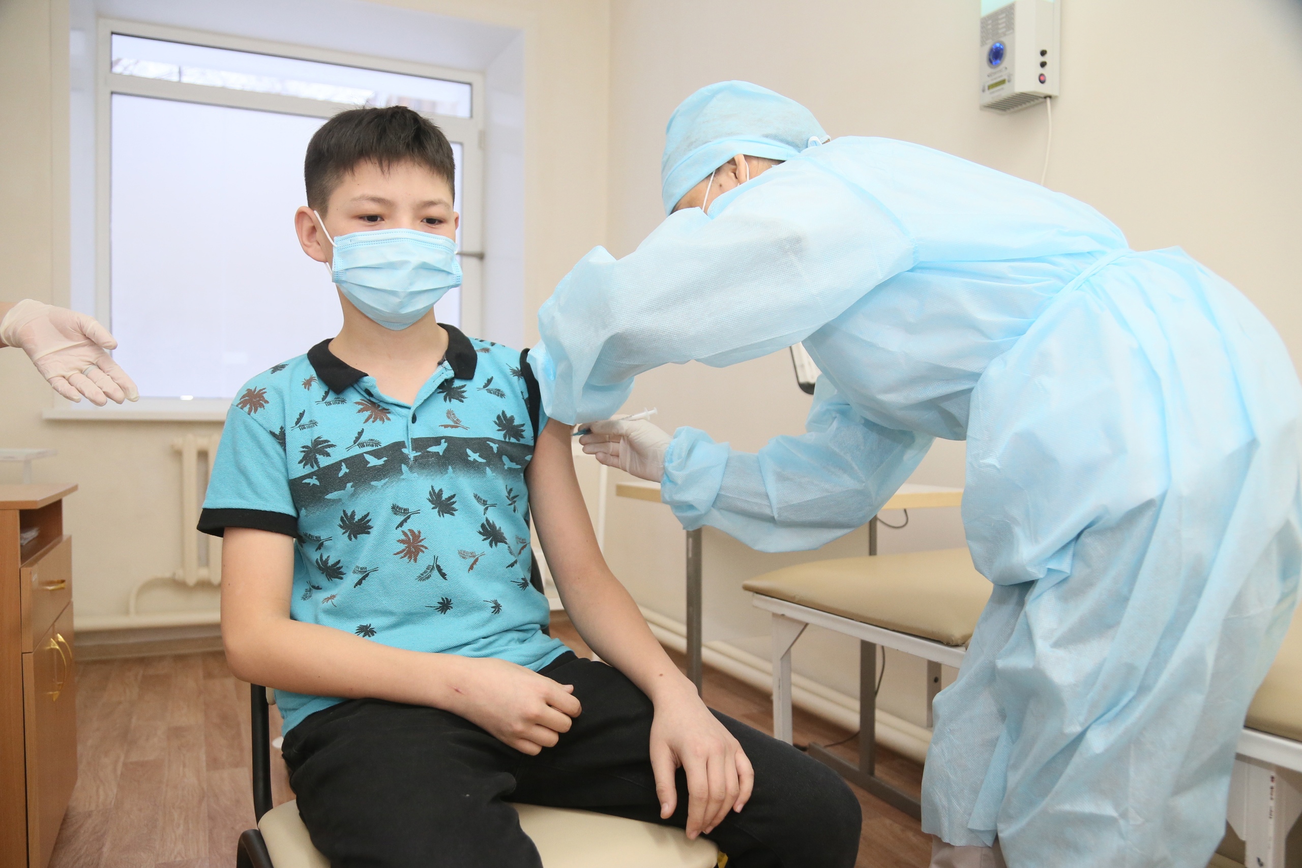 5 myń oqýshy vaksına aldy