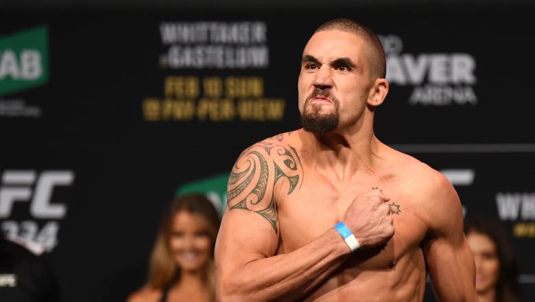 Ýıttaker Adesanıany úshinshi kezdesýde jeńetinine senimdi