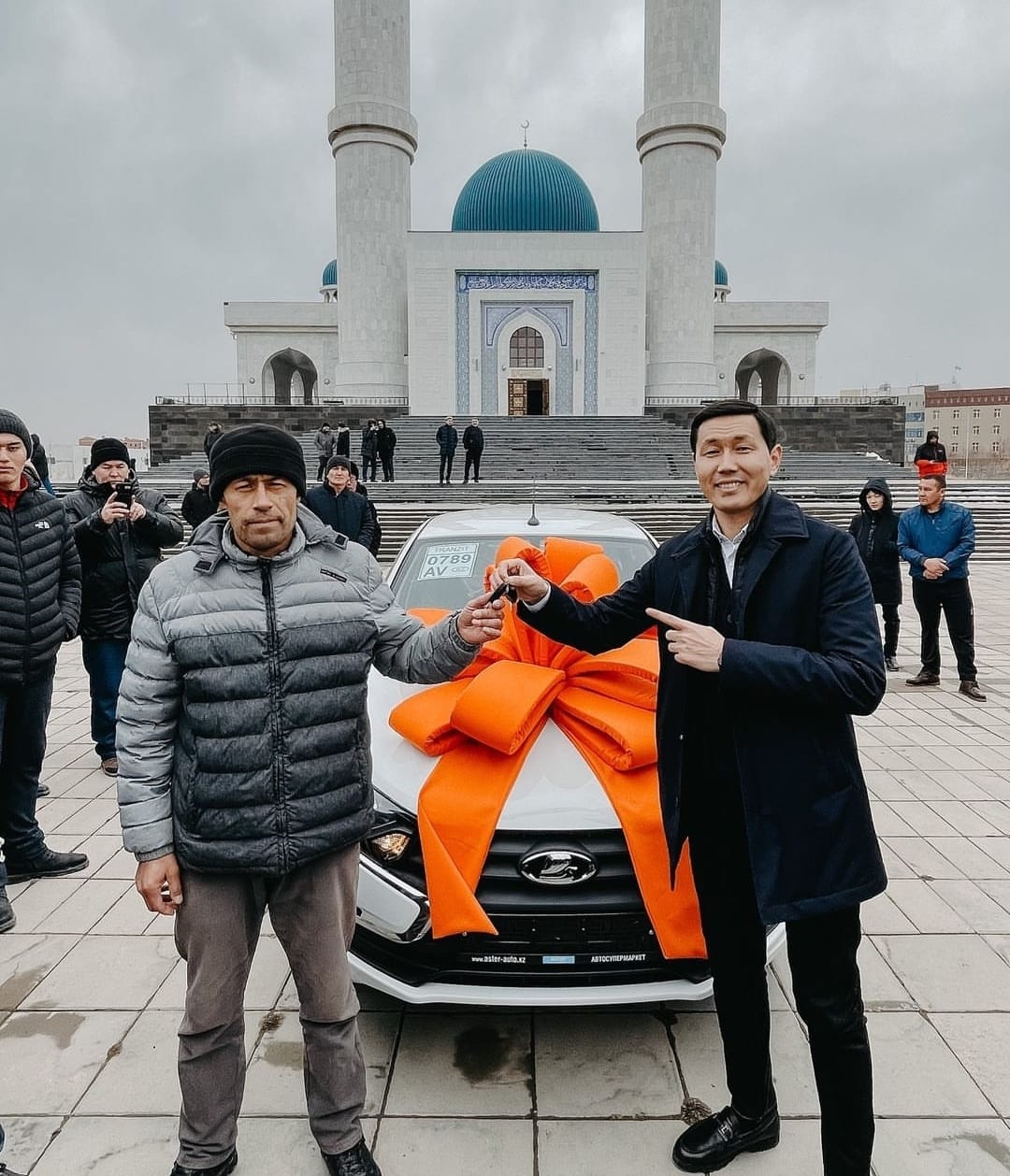 Kóptiń kómegimen kólikti boldy