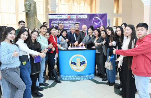 QazUÝ-de sıfrly radıotehnologııalardy paıdalaný múmkindikteri talqylandy